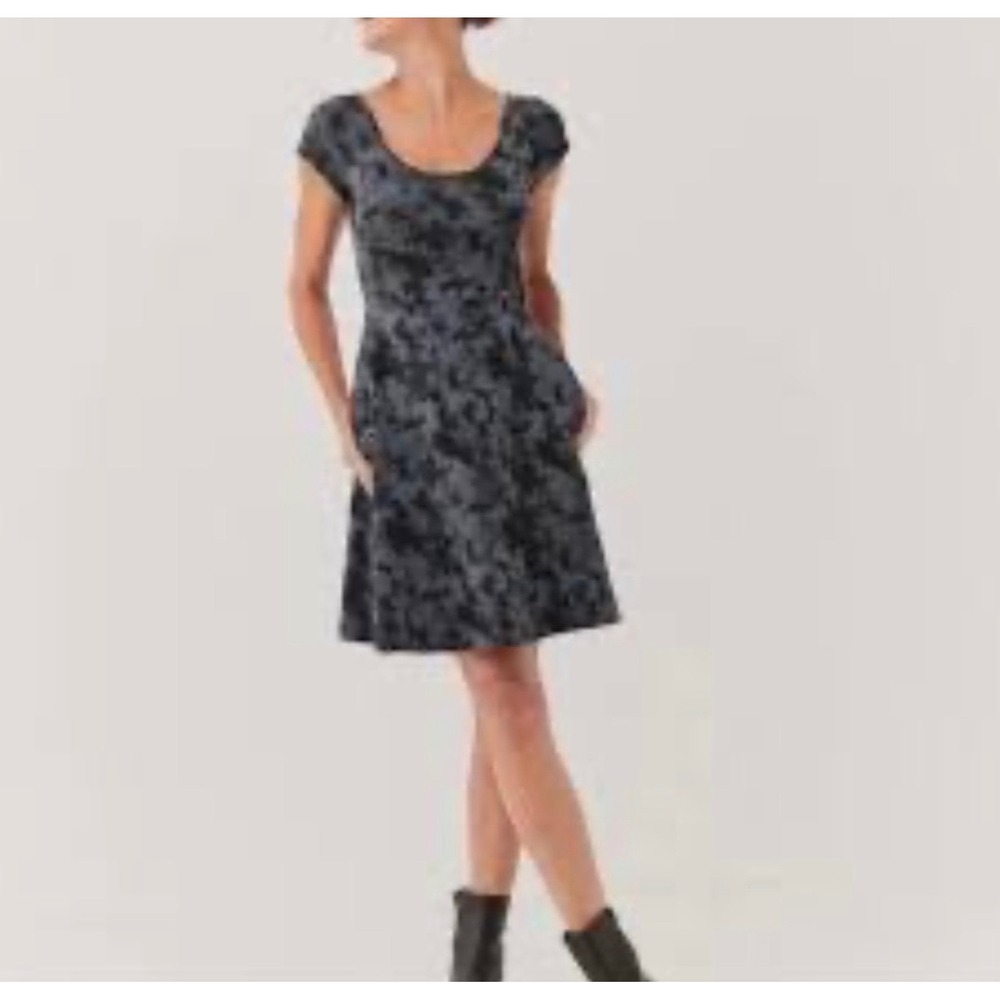 PACT Organic Cotton Blend Abstract Gray Black Short Sleeve Cutout Women's M.